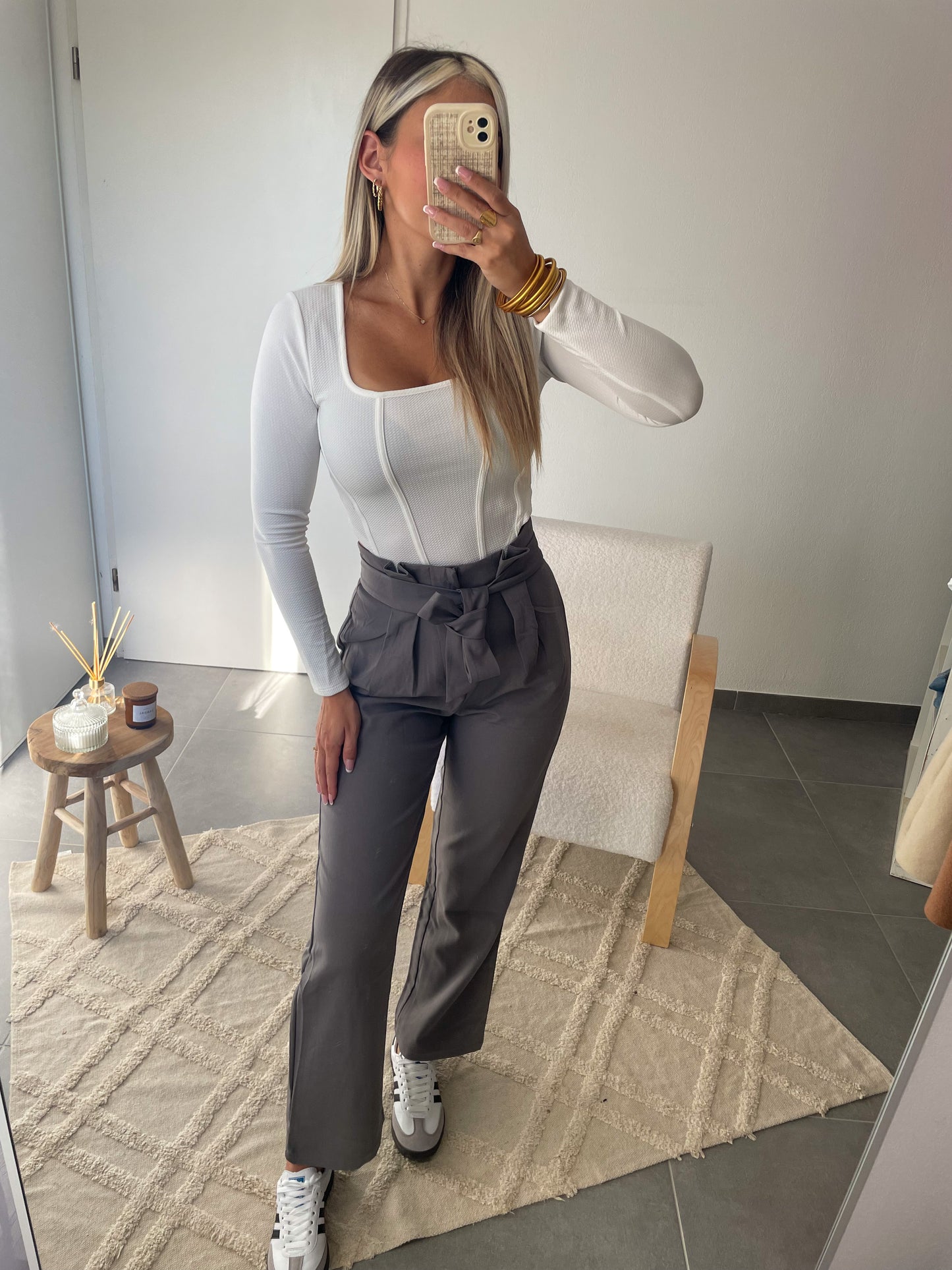 PANTALON COUPE CAROTTE - GRIS