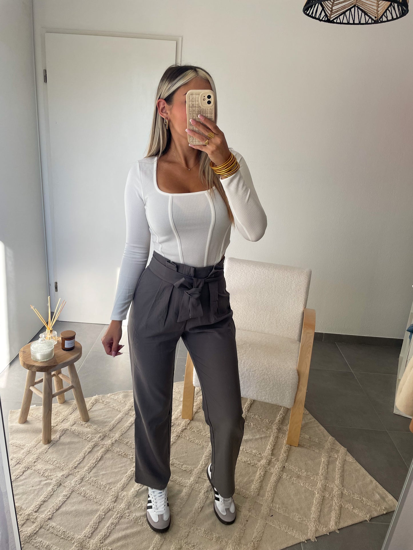 PANTALON COUPE CAROTTE - GRIS