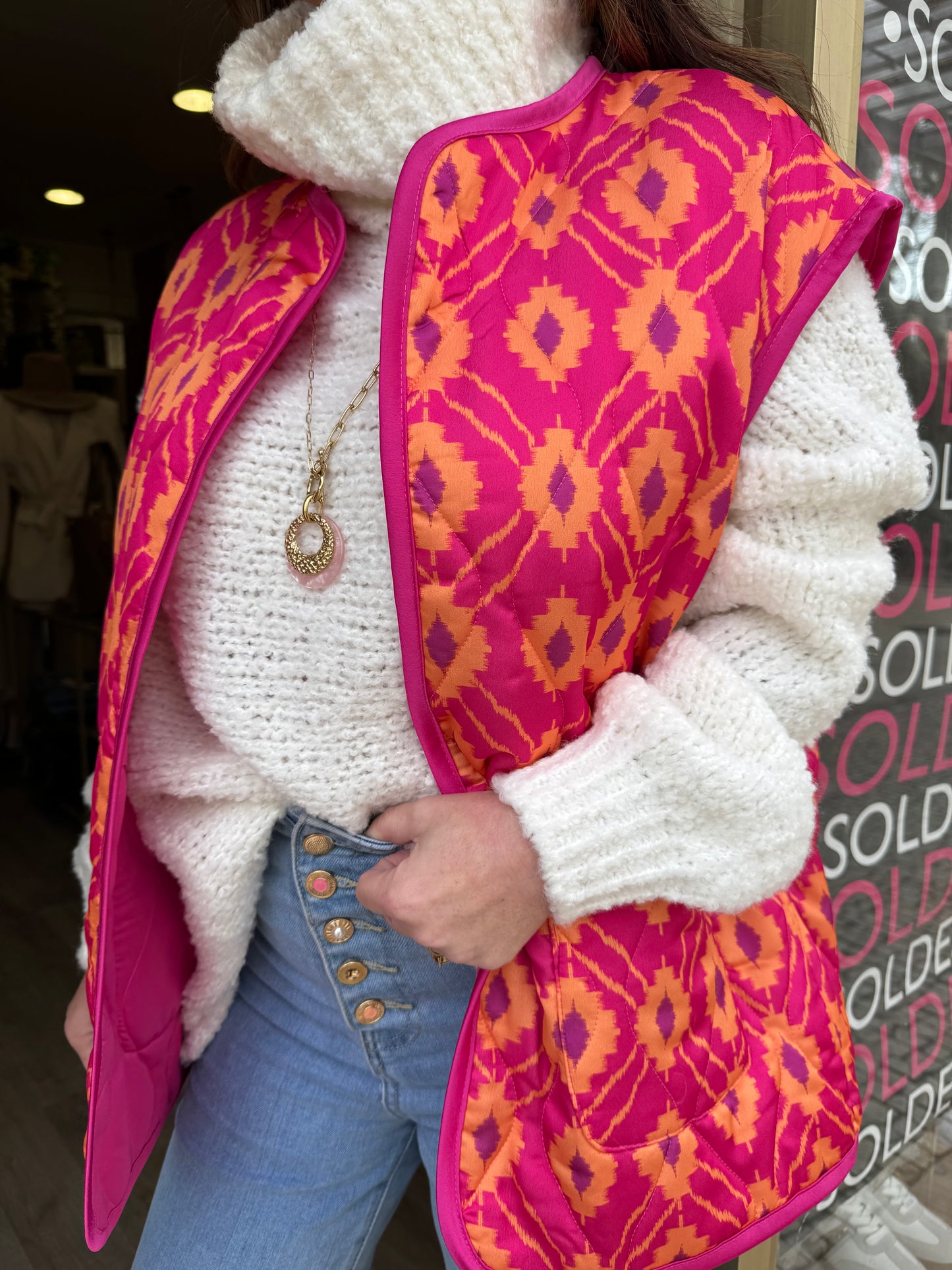 GILET SANS MANCHES MATELASSÉS AZTÈQUE FUSHIA