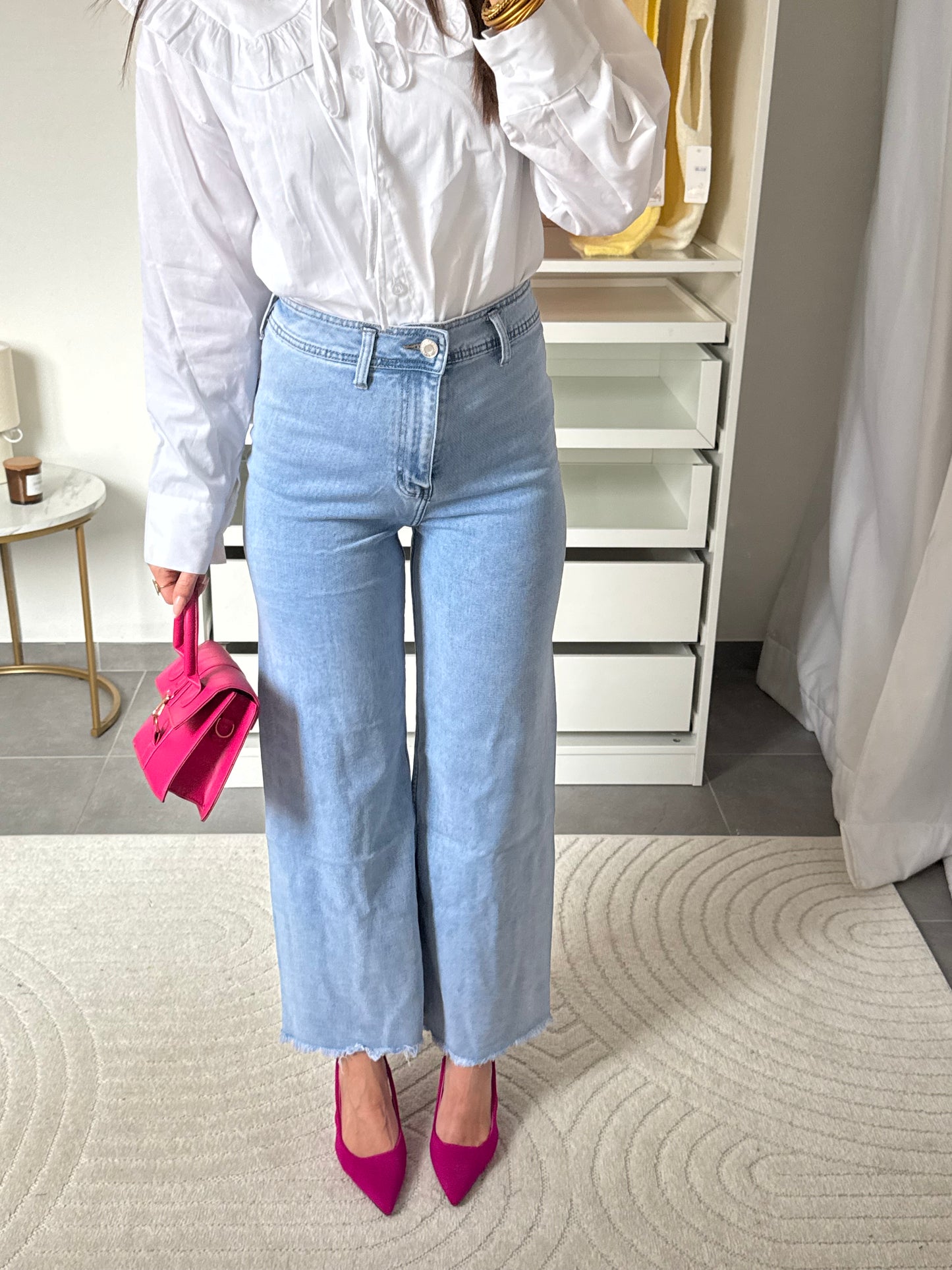 JEANS COUPE DROITE EFFILOCHÉE