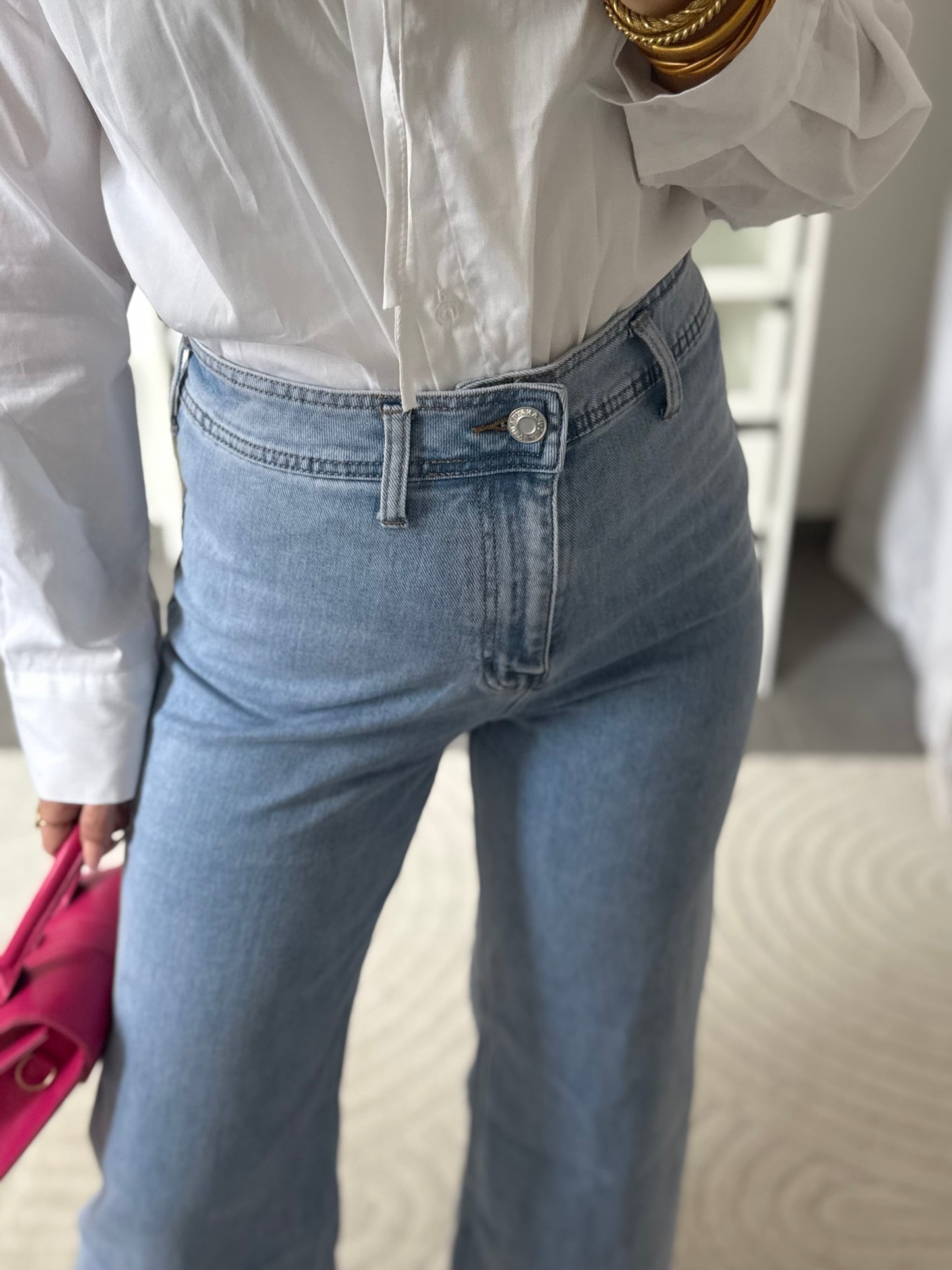 JEANS COUPE DROITE EFFILOCHÉE