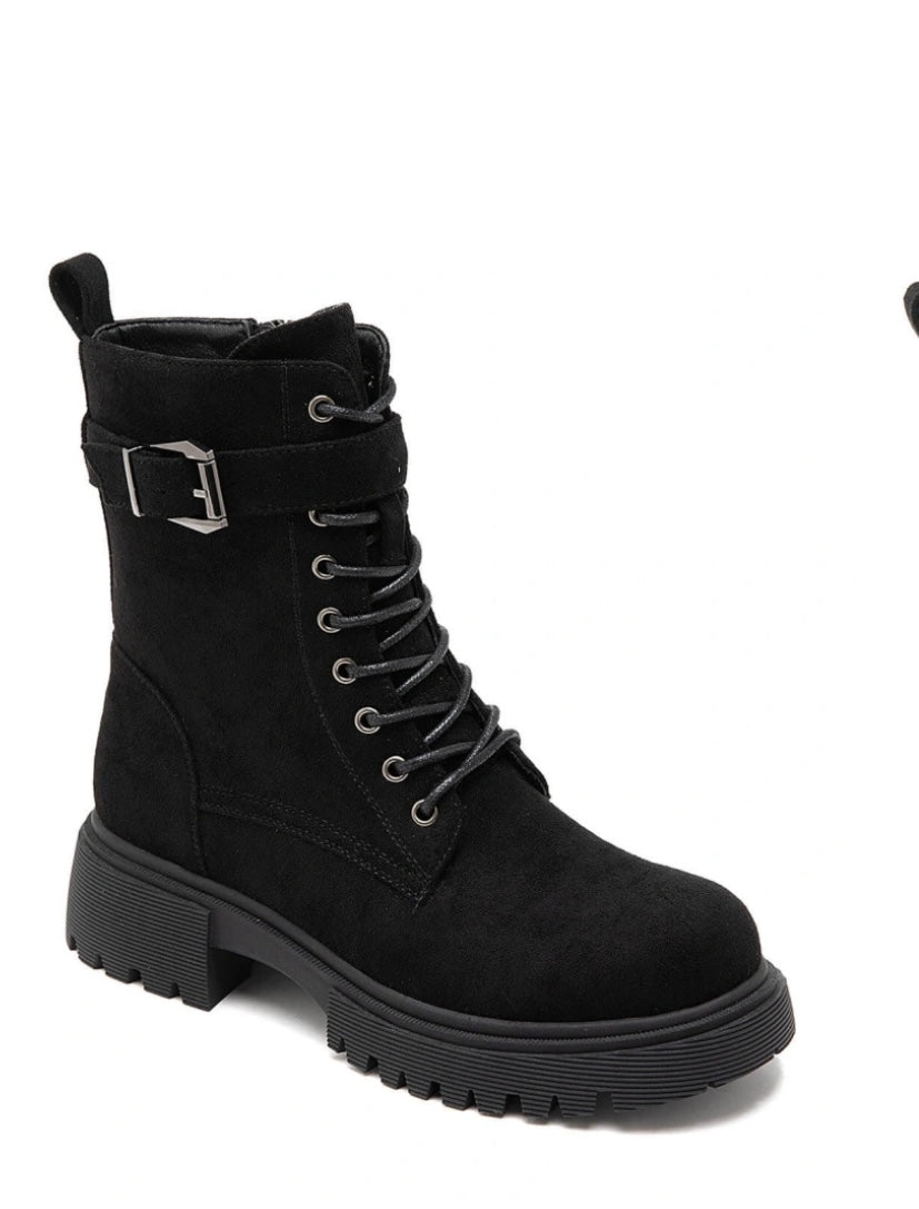 BOTTINES EN DAIM NOIR