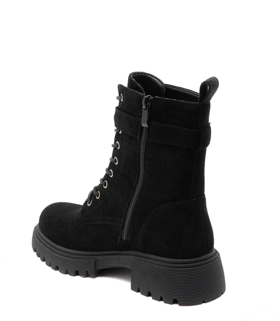 BOTTINES EN DAIM NOIR