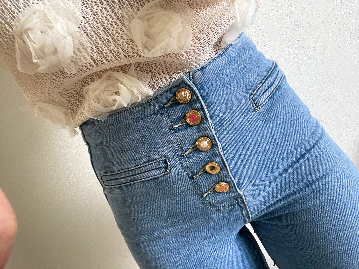 JEAN WIDE LEG - BOUTONS COLORÉ