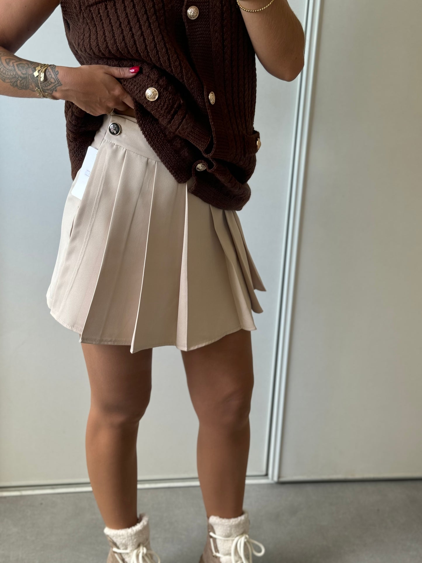JUPE-SHORT ÉCOLIÈRE BEIGE